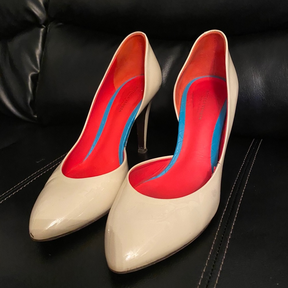 Bitters Veneta Heels View 2